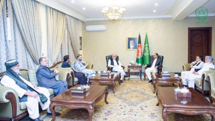 دیدار پس از ماه ها تنش؛ عبدالله و عطا بالاخره آشتی کردند - خبرگزاری افغان ایرکا