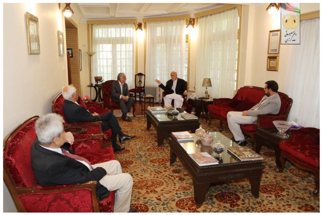 بحث و گفتگوی کرزی و عبدالله درباره آغاز مذاکرات بین الافغانی - خبرگزاری افغان ایرکا