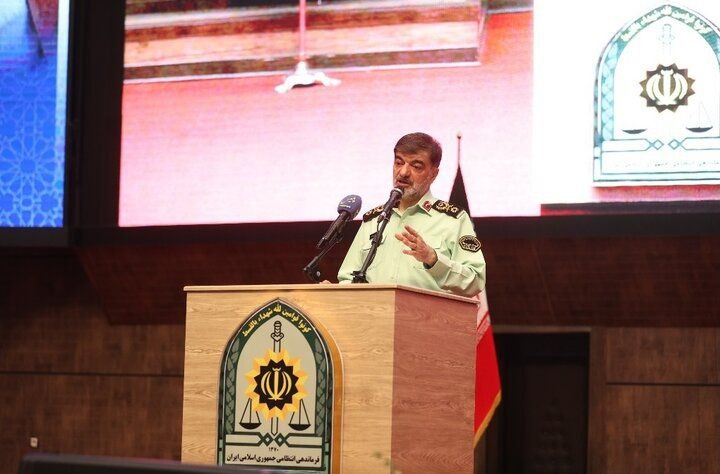 فرمانده کل انتظامی ایران: شناسایی و طرد اتباع خارجی غیر مجاز هم چنان باید ادامه یابد.