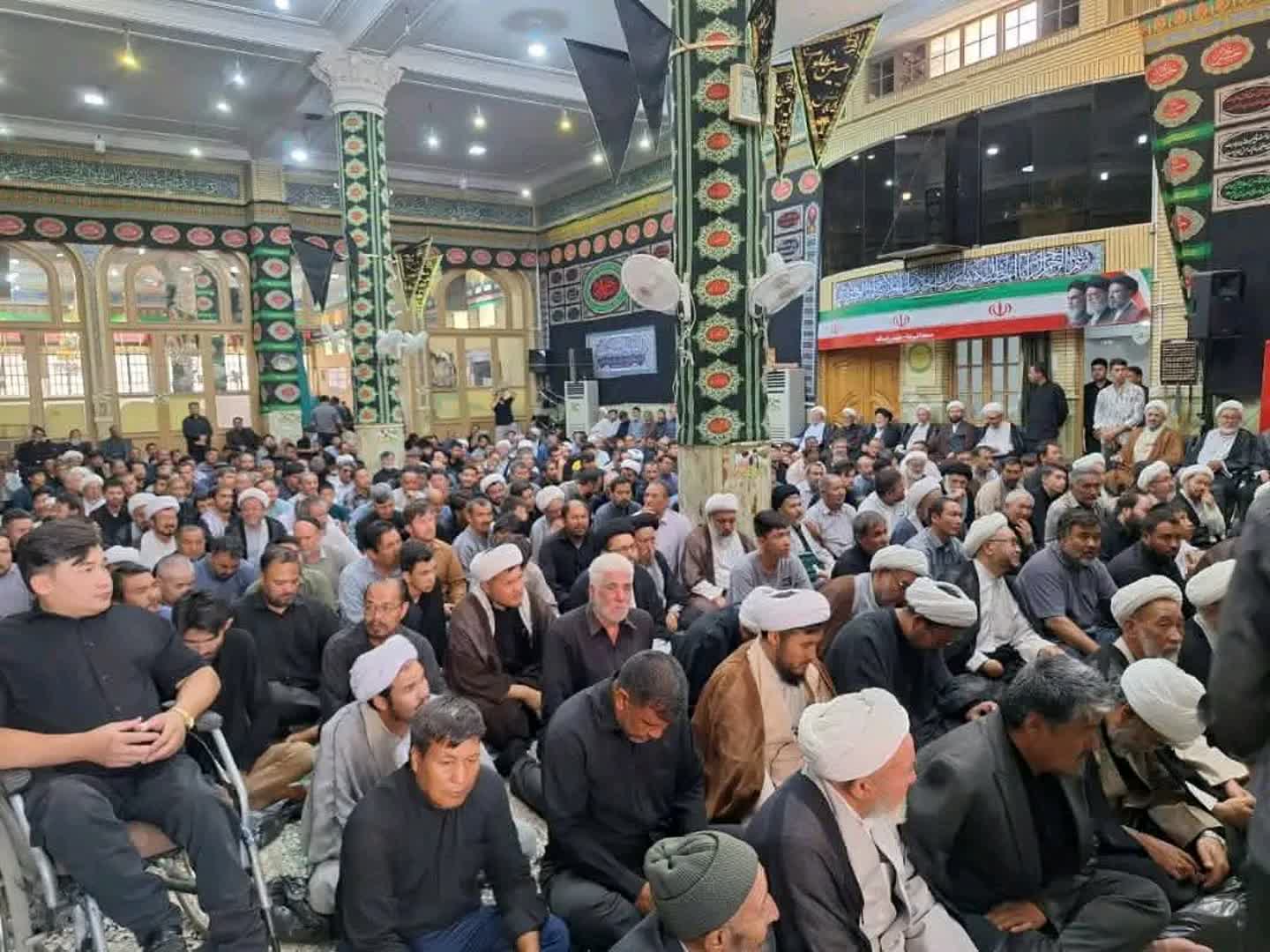 برگزاری مراسم ختم قرآن کریم و بزرگداشت رهبر شهید آیت الله خامنه ای با حضور گسترده مهاجران افغانستانی در قم - تصویر دوم خبر