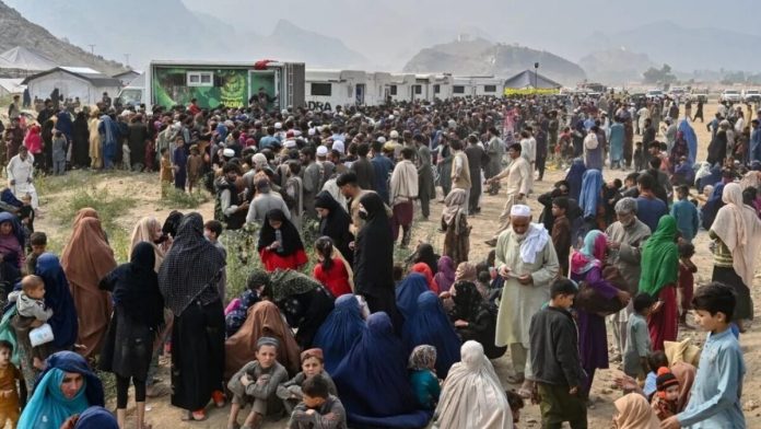 بازگشت 1,565 خانواده افغانستانی در یک روز؛ اخراج ها از ایران و پاکستان شدت گرفت بازگشت 1,565 خانواده افغانستانی در یک روز؛ اخراج ها از ایران و پاکستان شدت گرفت