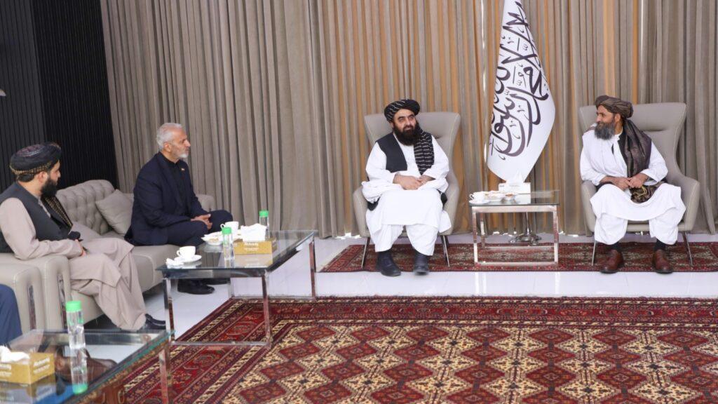  وداع با قائد امت؛ هیئت عالی رتبه طالبان به ریاست عبدالغنی برادر راهی تهران شد - تصویر دوم خبر