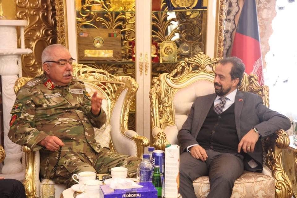 جنرال دوستم با اوغوزخان ایرتوغرول سفیر ترکیه دیدار و گفتگو کرد - خبرگزاری افغان ایرکا