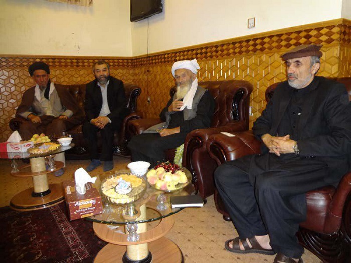  دبیرکل حزب رفاه ملی افغانستان با حضور در منزل محمد علم ایزدیار معاون مشرانو جرگه با ایشان ابراز همدردی نمود  - خبرگزاری افغان ایرکا