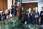 حضور رهبران حکومت وحدت ملی و شخصیت های سیاسی و علمی به منزل صبغت الله مجددی برای تسلیت به خانواده وی