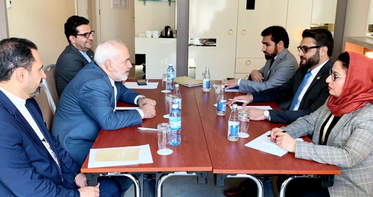 ظریف وزیر امور خارجه ایران با مشاور امنیت ملی کشورمان دیدار کرد - خبرگزاری افغان ایرکا