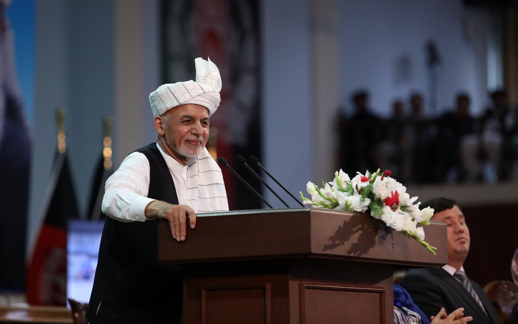  غنی: حکم آزادی 400 طالب را امروز امضا می کنم/گروه طالبان نشان بدهد که از آتش بس سراسری نمی ترسد 