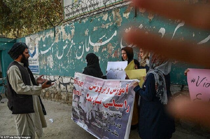 طالبان مانع تظاهرات مطالبه گرانه زنان کشور شد - خبرگزاری افغان ایرکا