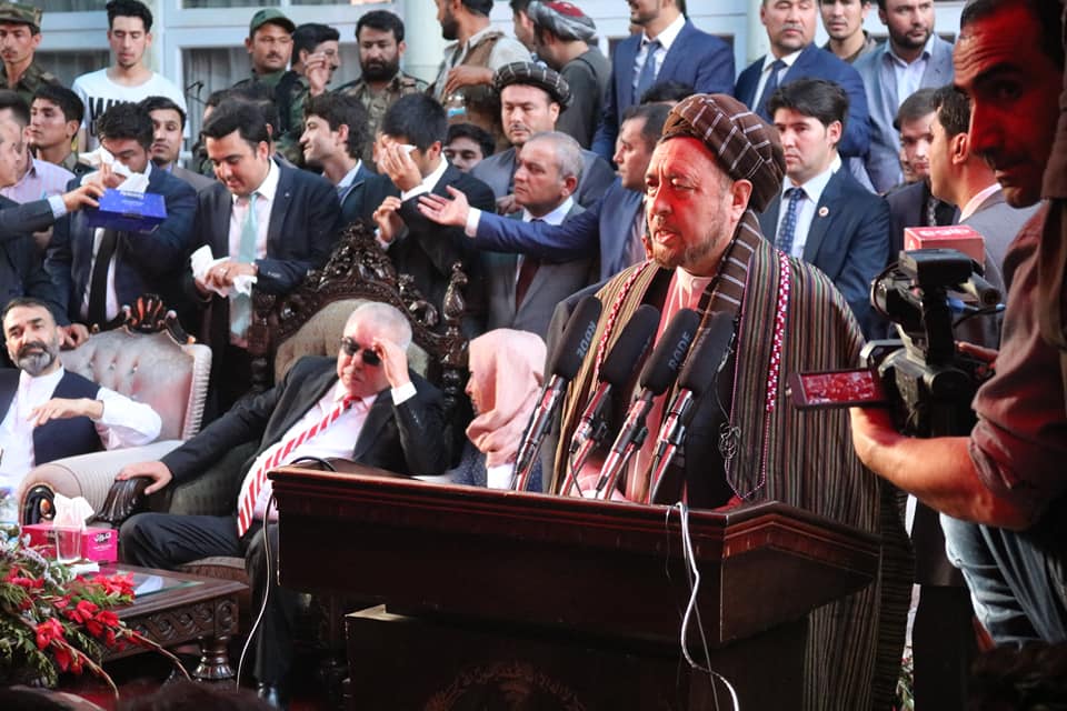 محقق در استقبال از دوستم: از وحدت ملی حمایت کنید - خبرگزاری افغان ایرکا