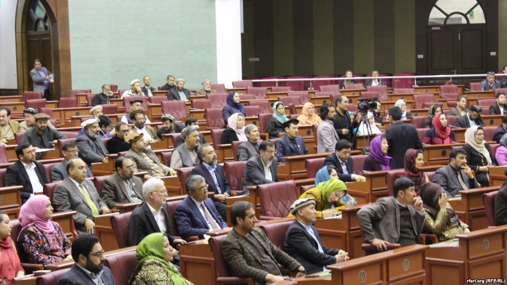 نماینده دایکندی: پرداخت هزینه های دالری سفارت افغانستان در تهران از توان مهاجرین خارج است  - خبرگزاری افغان ایرکا