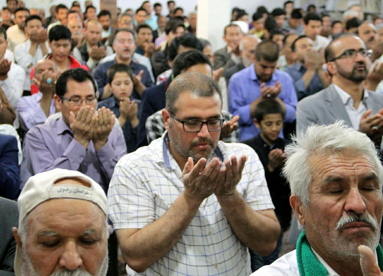 بزرگترین محفل انس با قرآن مهاجرین افغانستانی ساکن مشهد برگزار شد  - تصویر سوم خبر