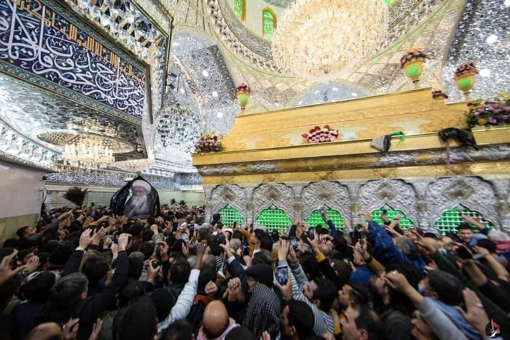  پیکر مرجع فقید آیت الله صافی گلپایگانی در کربلا به خاک سپرده شد - تصویر دوم خبر