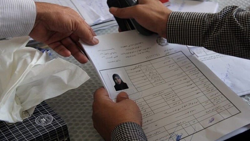  روند صدور اسناد هویتی مهاجران افغانستانی در ایران سرعت می گیرد