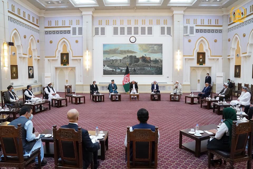 نشست مشورتی رئیس جمهور با رهبران سیاسی کشور - تصویر دوم خبر