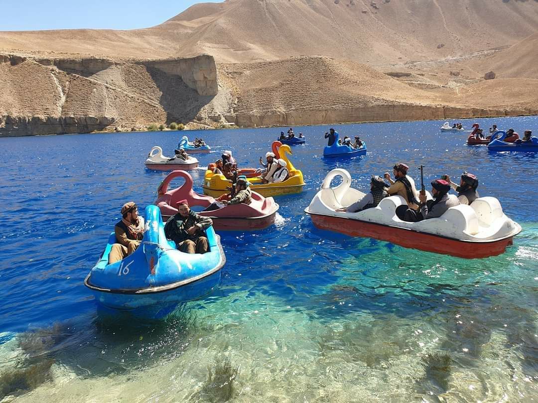 تصاویری از قایق سواری طالبان در بند امیر بامیان - تصویر سوم خبر
