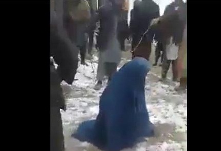 محاکمۀ صحرایی یک زن در یک بخش زیرحاکمیت حکومت در تخار - خبرگزاری افغان ایرکا