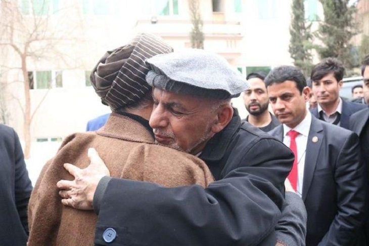 رئیس جمهور غنی با حاجی محمد محقق ابراز غمشریکی و همدردی نمود - خبرگزاری افغان ایرکا
