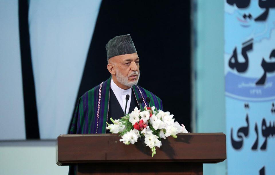 کرزی: محدودیت آموزش و کار زنان، مشروعیت بین المللی امارت اسلامی را دشوار می کند