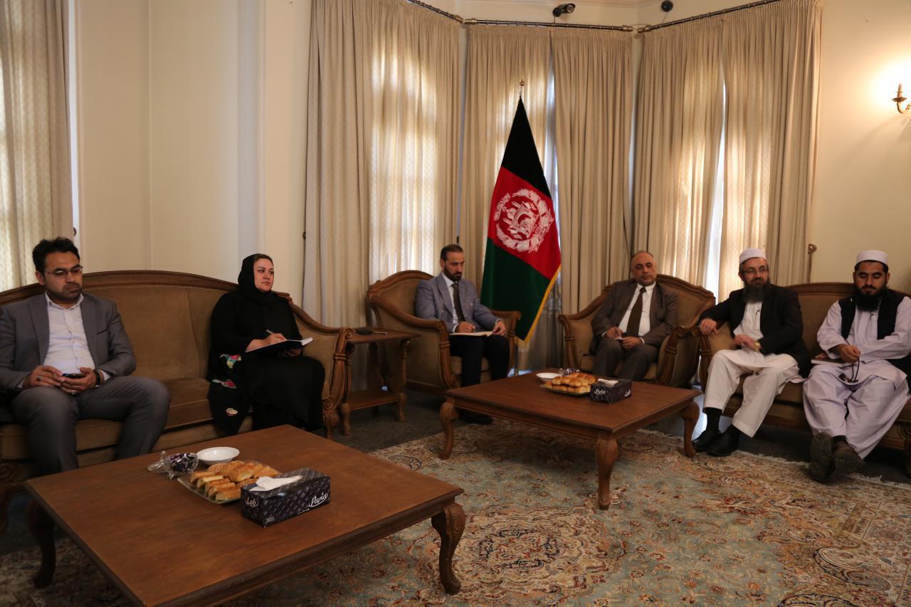 دیدار سرپرست سفارت افغانستان با جمعی از علماء و نمایندگان مهاجرین در ایران برای کمک به مهاجرین آسیب دیده از سیل در ولایت گلستان ایران - تصویر دوم خبر