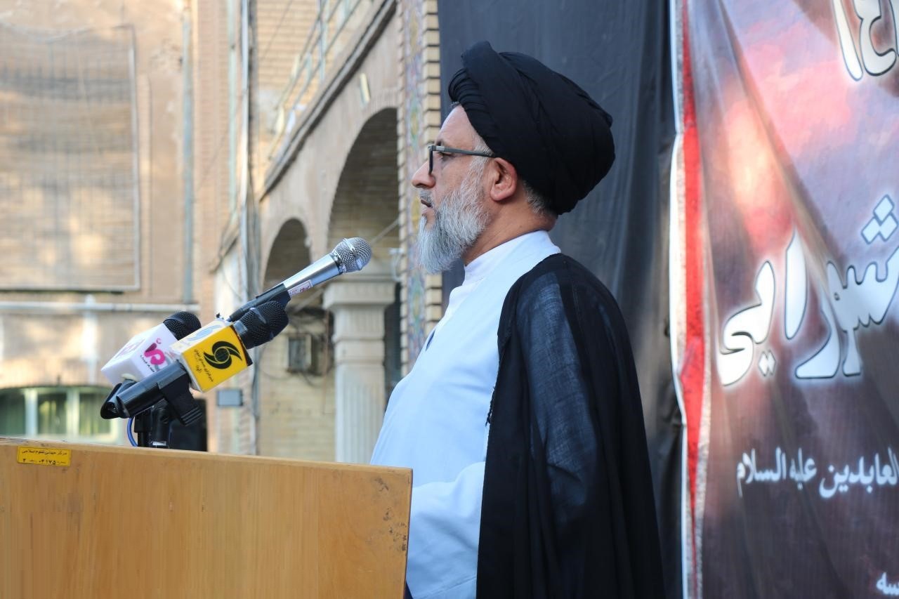 حسینی مزاری: راه حل های اساسی در جهت رفع مشکلات مهاجرین افغانستانی در ایران - خبرگزاری افغان ایرکا