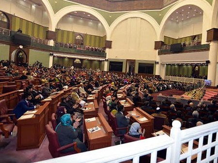تنش در مجلس به دلیل اتهام دست داشتن برخی نمایندگان در تقرری های دولتی - خبرگزاری افغان ایرکا