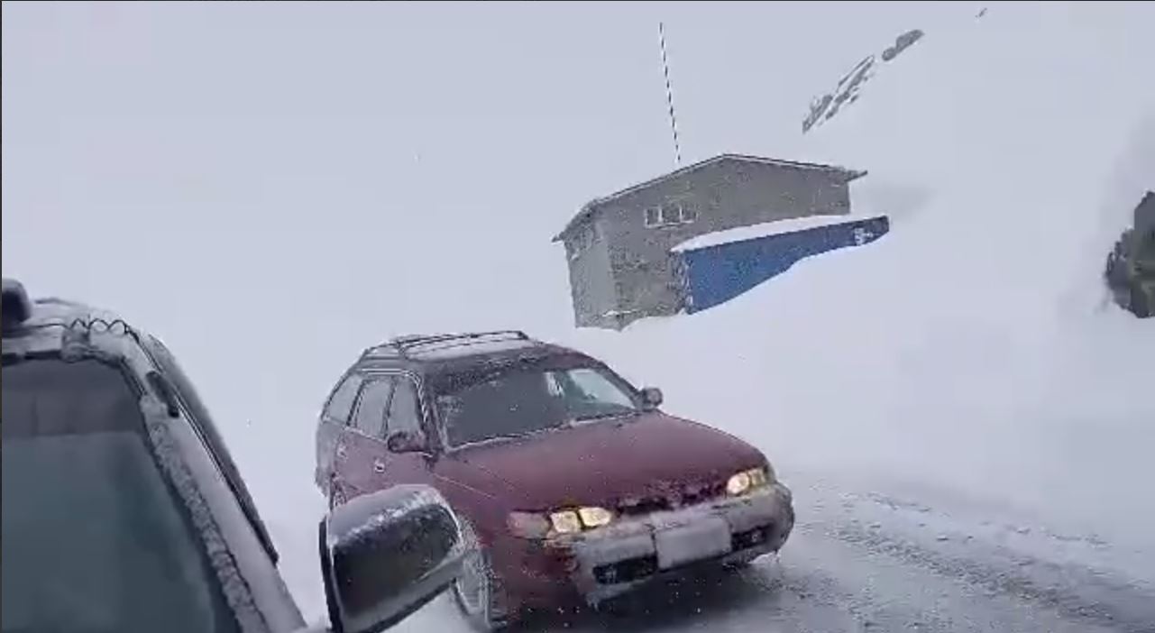 شاهراه سالنگ به روی موترهای مسافربری بازگشایی شد