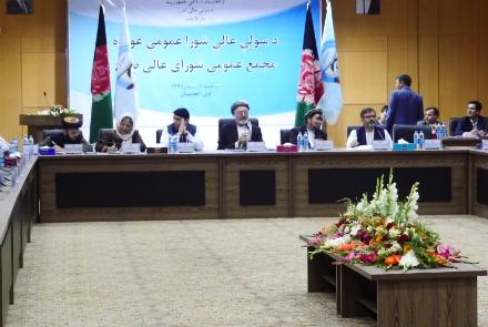 خلیلی: به دیدگاه طالبان احترام می گذاریم / پیوستن به صلح به معنی تسلیم شدن نیست 