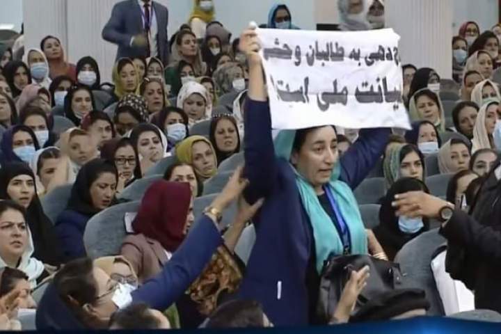 داکتر عبدالله رئیس لویه جرگه مشورتی صلح از بلقیس روشن معذرت خواست  - خبرگزاری افغان ایرکا