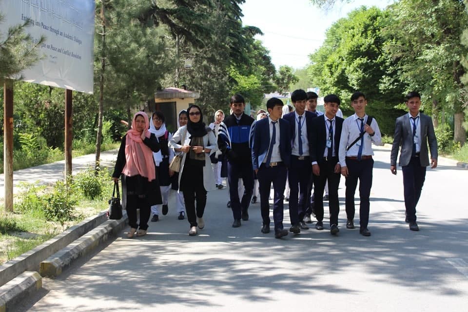 وزارت صحت عامه بازگشایی زودهنگام مکاتب و دانشگاه ها را شایعه خواند - خبرگزاری افغان ایرکا