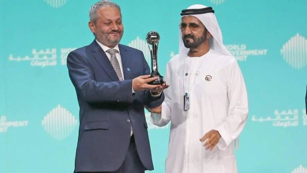  دریافت جایزه بهترین وزیر جهان توسط فیروزالدین فیروز - تصویر دوم خبر
