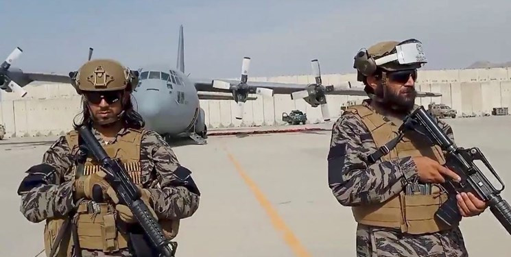 نماینده آمریکایی: طالبان شهروندان آمریکایی را در فرودگاه گروگان گرفته است  - خبرگزاری افغان ایرکا