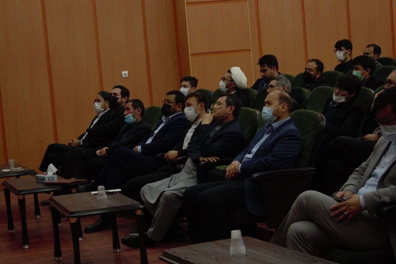 نشست علمی با موضوع گفتمان دولت فراگیر در اندیشه های استاد شهید مزاری در قم برگزار شد - تصویر سوم خبر