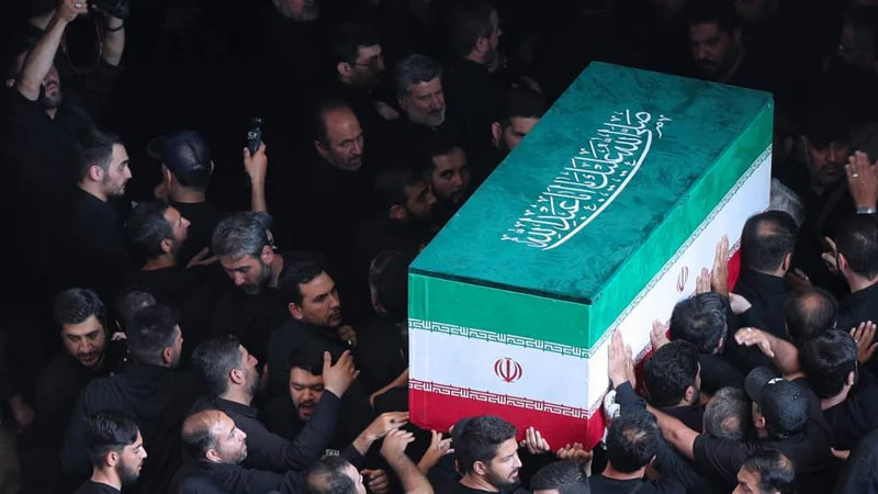  آیین تشییع پیکر مطهر آقای شهید ایران آغاز شد
