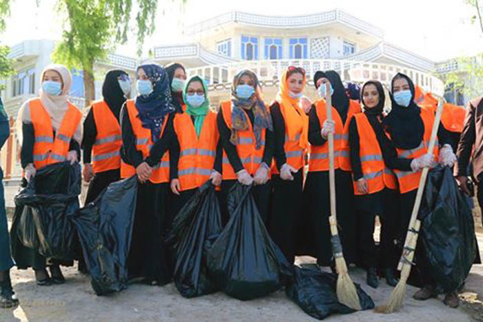 زنان هراتی در یک حرکت نمادین اقدام به پاک کاری شهر کردند - خبرگزاری افغان ایرکا