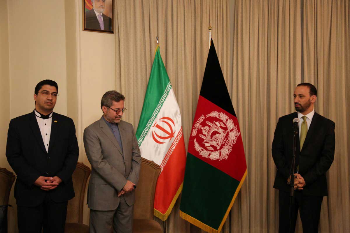 خداحافظی معاون سفیر افغانستان در تهران با کارمندان و دیپلمات های سفارت - خبرگزاری افغان ایرکا