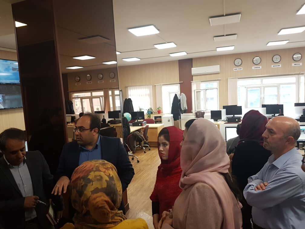 فعالان روزنامه نگاری کشورمان از ایرنا بازدید کردند - تصویر دوم خبر
