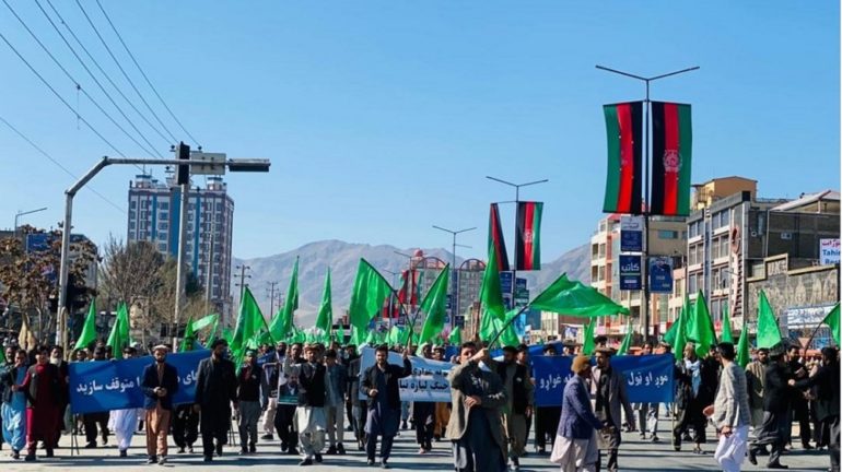 هواداران حزب اسلامی در اعتراض به رهانشدن زندانیان این حزب تظاهرات کردند - خبرگزاری افغان ایرکا