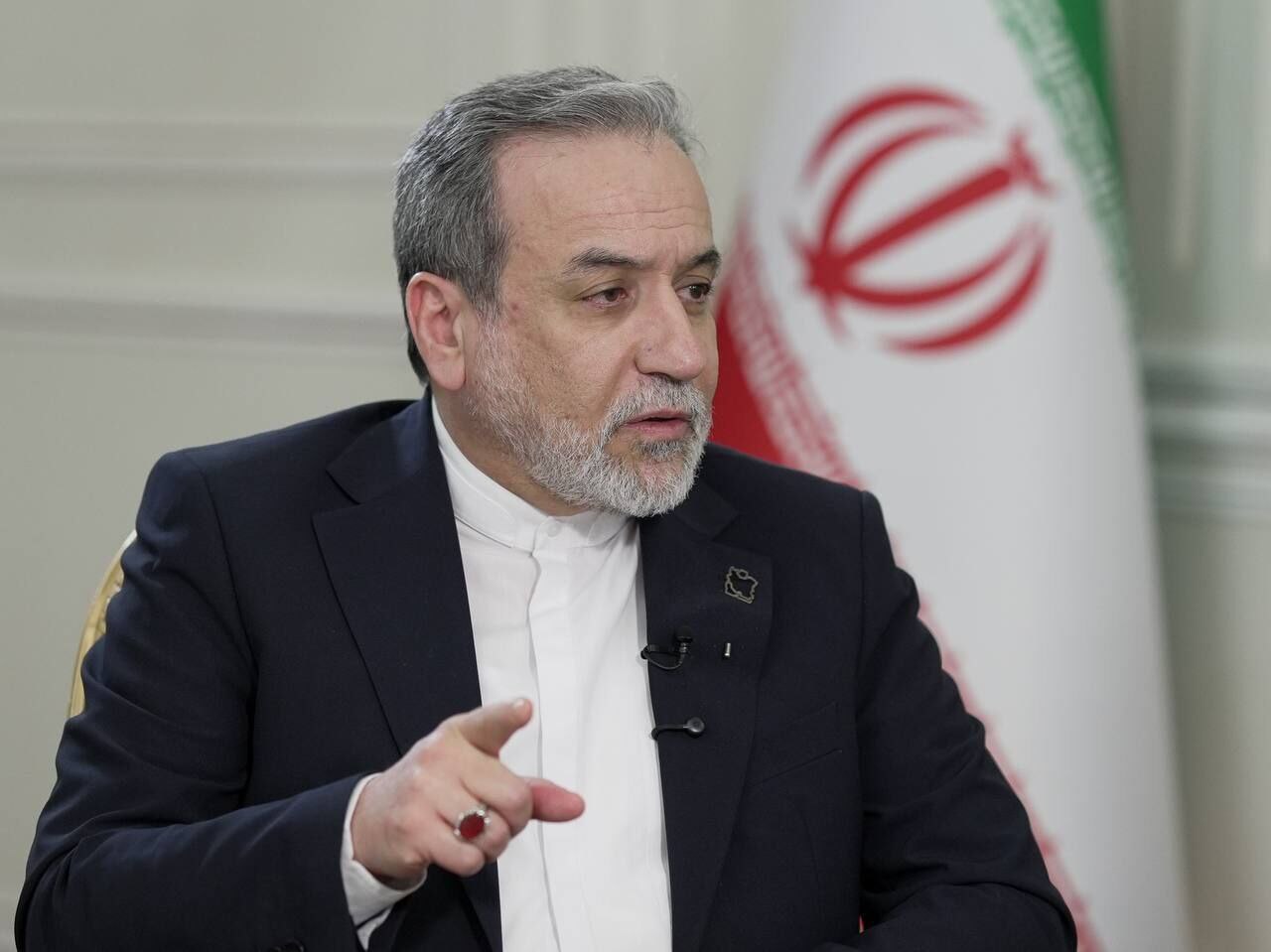 عراقچی، میانجی گری «اسلام اباد» را رد کرد؛ متشکریم؛ با تمام توان، به دفاع خود ادامه می دهیم  - خبرگزاری افغان ایرکا
