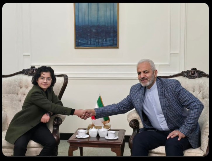 دیدار سرپرست سفارت ایران در کابل با نوجوان نخبه افغانستانی