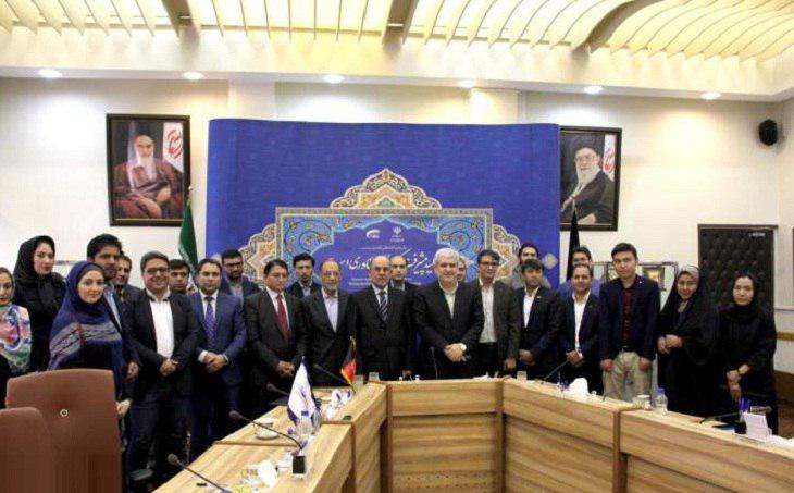 برخی از مشکلات نخبگان افغانستانی در ایران «ظلم مشهود» است و وعده داد این مشکلات را از میان بردارند - خبرگزاری افغان ایرکا