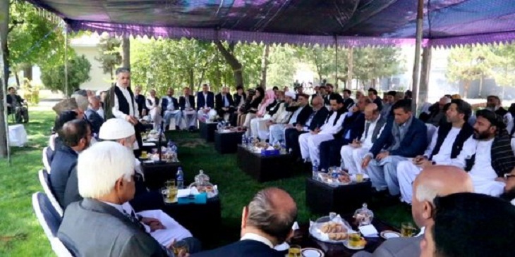  چهره های سیاسی در خانه ی کرزی: انتخابات افغانستان را به بحران می برد - خبرگزاری افغان ایرکا