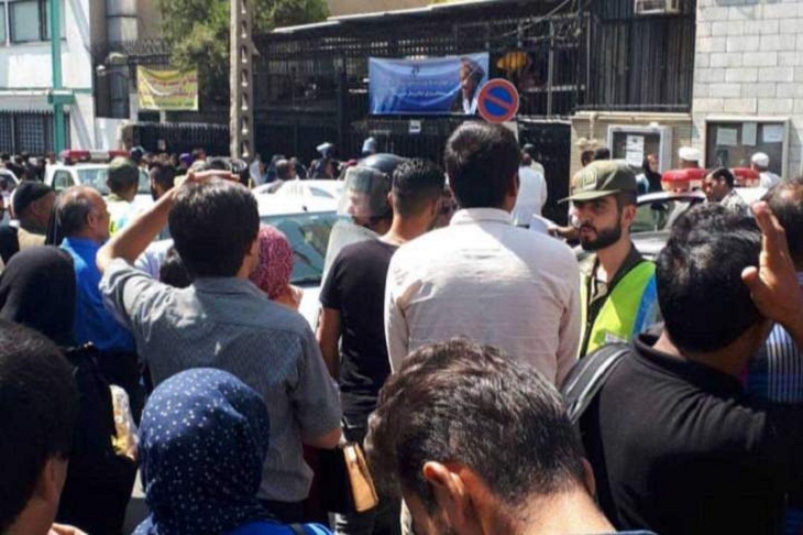دلیل ازدحام امروز مقابل سفارت افغانستان در تهران چه بود؟! - خبرگزاری افغان ایرکا