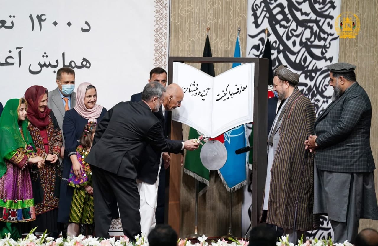غنی با وعده های تازه زنگ شروع سال جدید تعلیمی را نواخت - خبرگزاری افغان ایرکا