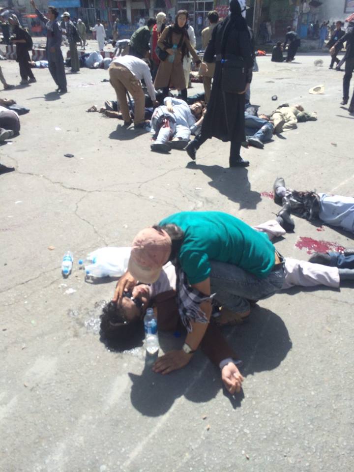انفجار شدید در بین راهپیمایان جنبش روشنایی - خبرگزاری افغان ایرکا