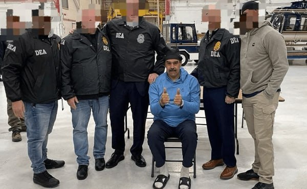 انتشار نخستین تصاویر از مادورو پس از انتقال به نیویارک انتشار نخستین تصاویر از مادورو پس از انتقال به نیویارک