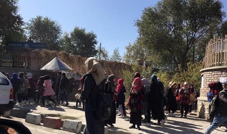 طالبان دانشجویان دختر را ملزم به رعایت حجاب و استفاده از برقع کردند - خبرگزاری افغان ایرکا