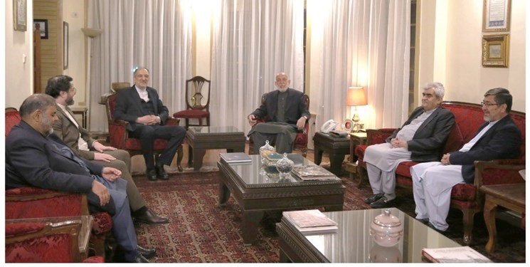  کرزی: دو ملت ایران و افغانستان روحیه برادری خود را حفظ کنند  - تصویر دوم خبر