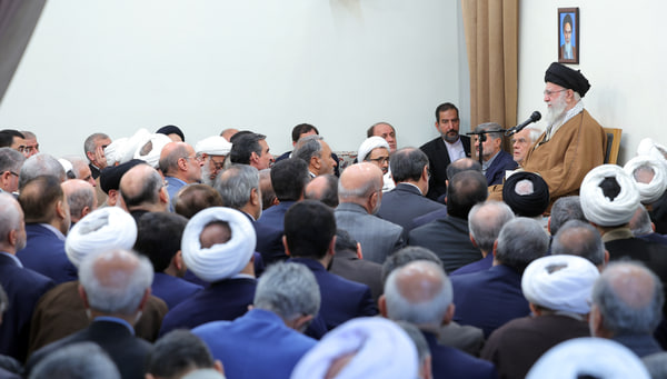 رهبر انقلاب اسلامی: مسایل ایران نباید به این گفت وگوها گره زده شود