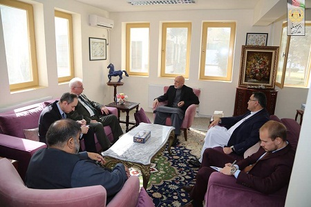 گفت وگوی حامد کرزی با سفیر روسیه در مورد برگزاری لویه جرگه عنعنوی - خبرگزاری افغان ایرکا