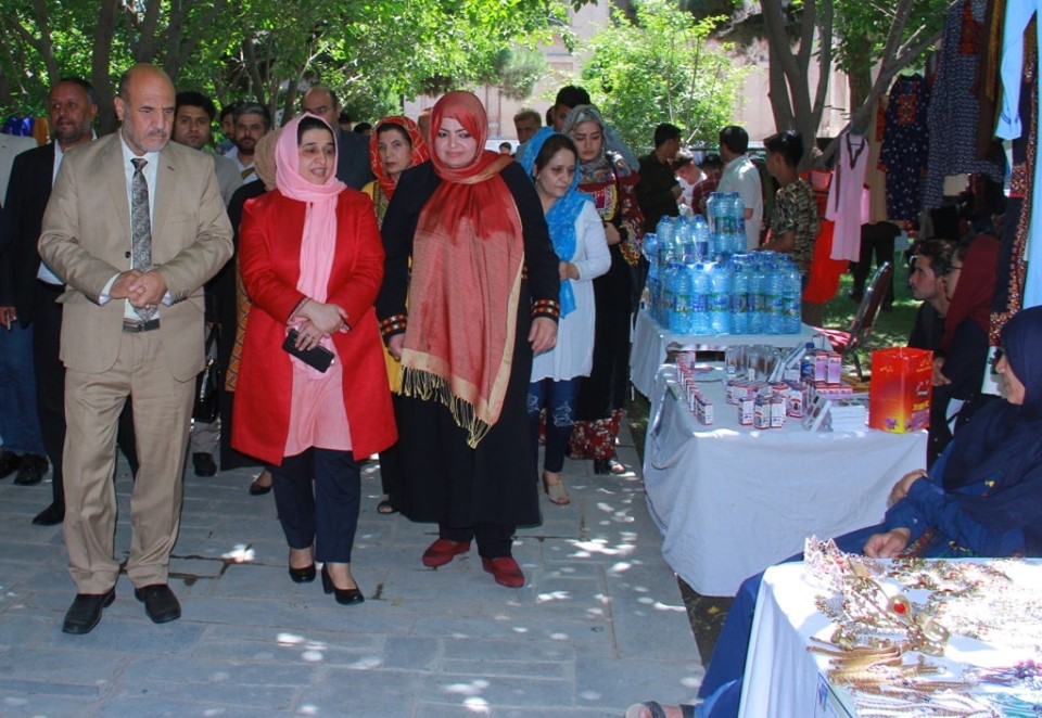 حسینه صافی : صنایع دستی زنان، فرهنگ اصیل ما را به نمایش می گذارد - خبرگزاری افغان ایرکا